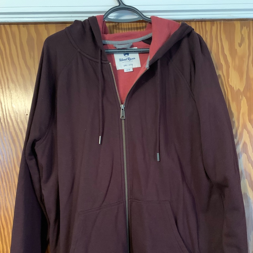 Wind river outfitting co , hooded zip up sweatshirt, burgundy, inside rose color
